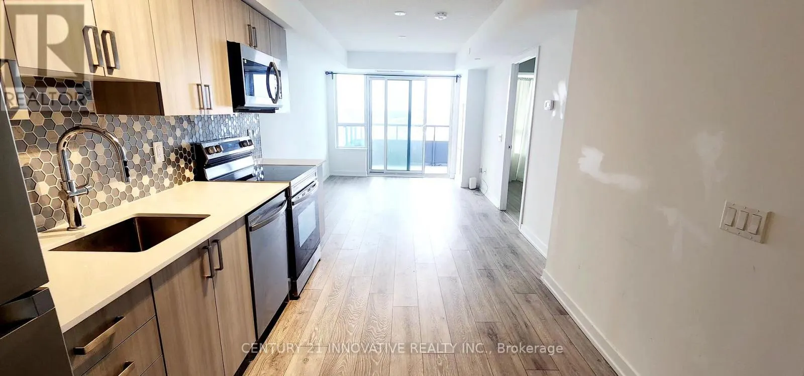 1712 - 1455 CELEBRATION DRIVE