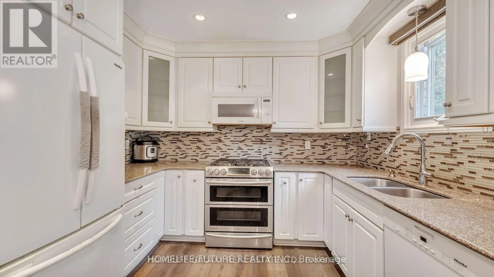 979 COPPERFIELD DRIVE
