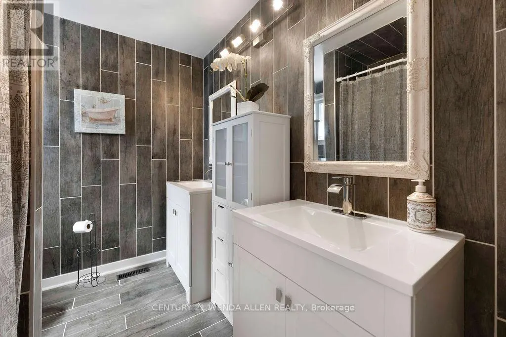 2 RIBBLESDALE DRIVE