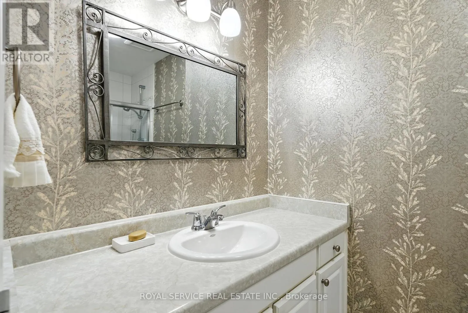 101 - 337 SIMCOE STREET N, #101
