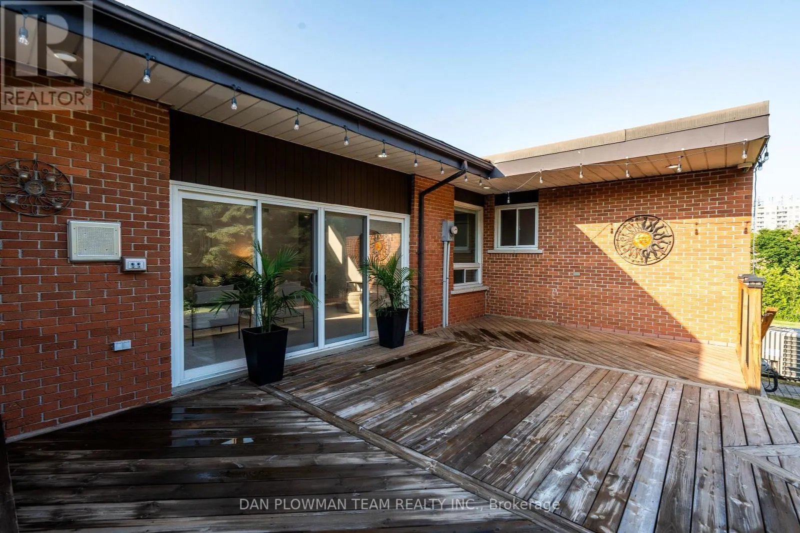 83 SHERWOOD ROAD E