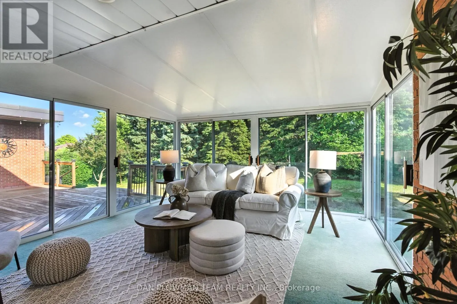 83 SHERWOOD ROAD E