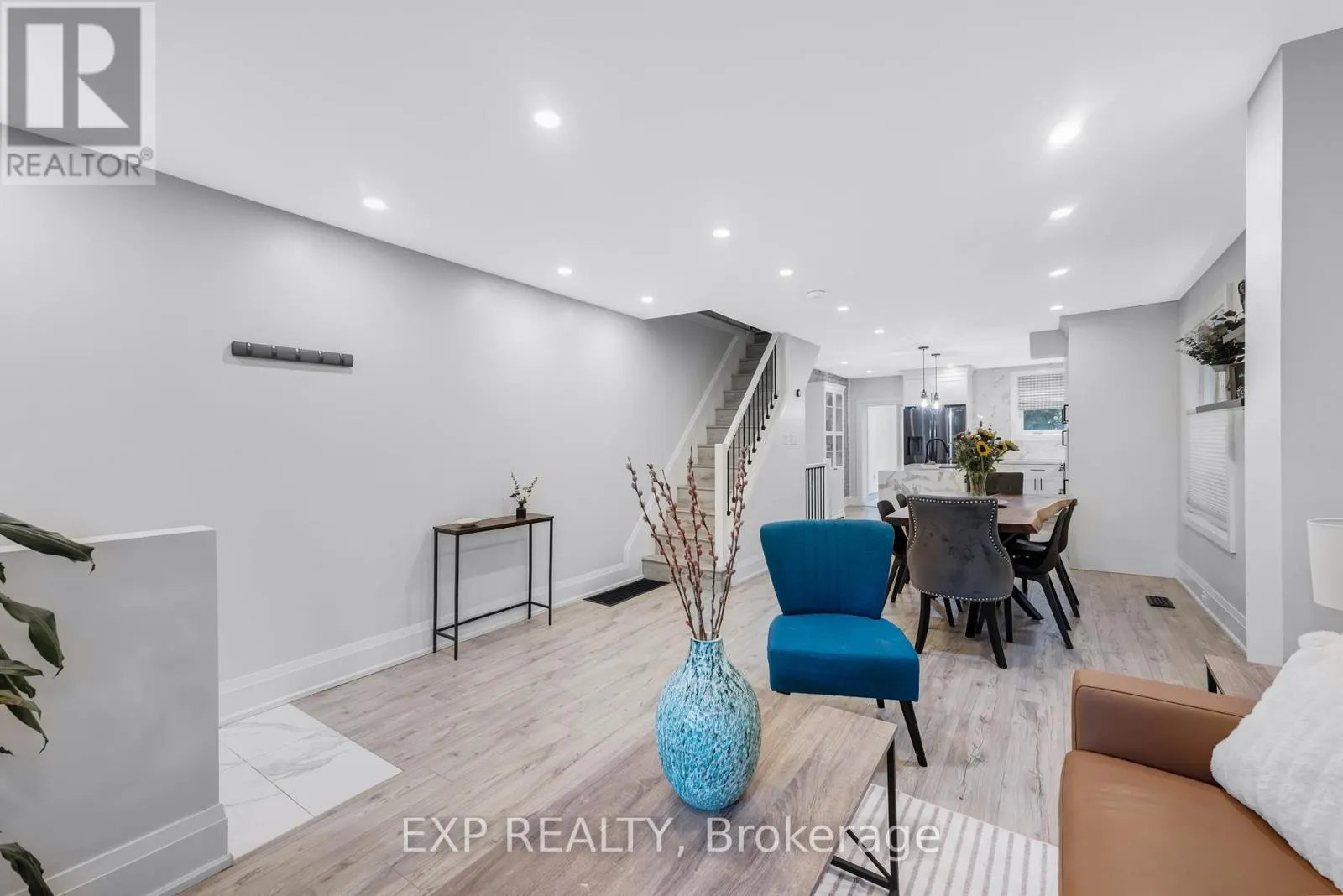 298 GAINSBOROUGH ROAD