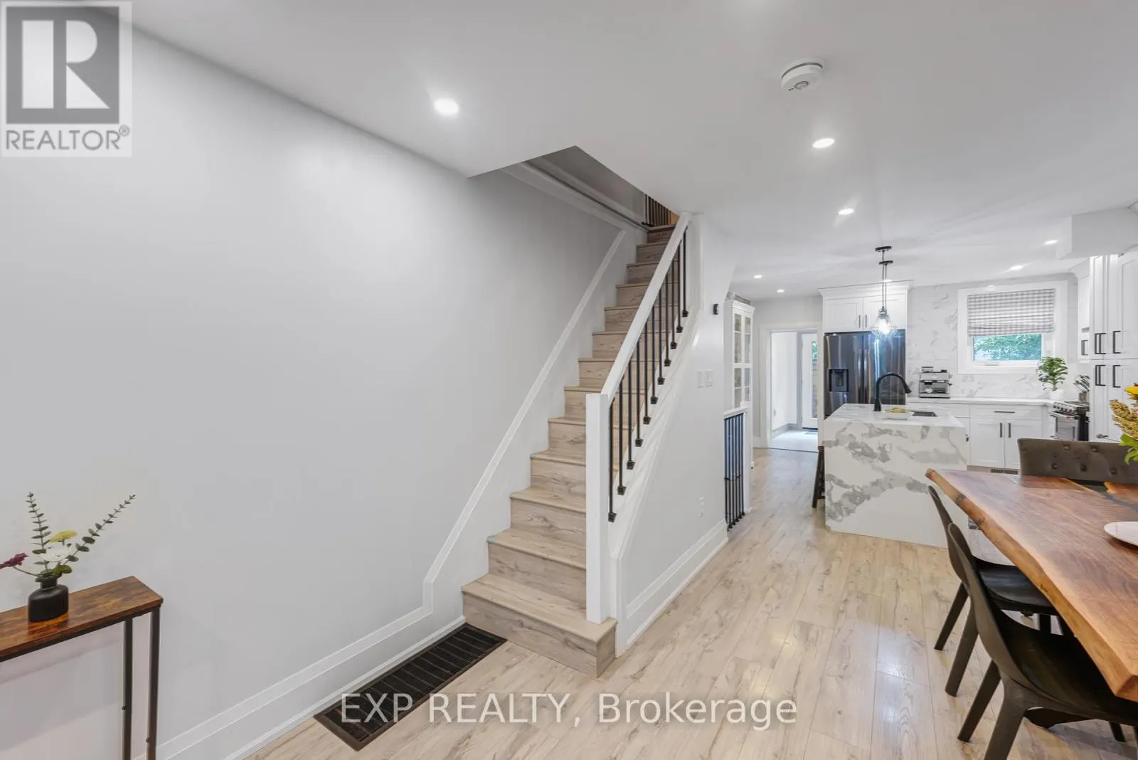 298 GAINSBOROUGH ROAD