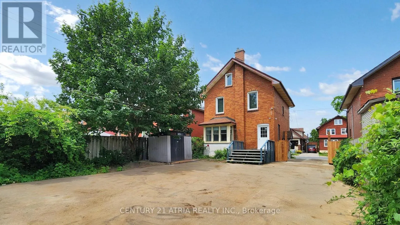 149 ADELAIDE AVENUE E