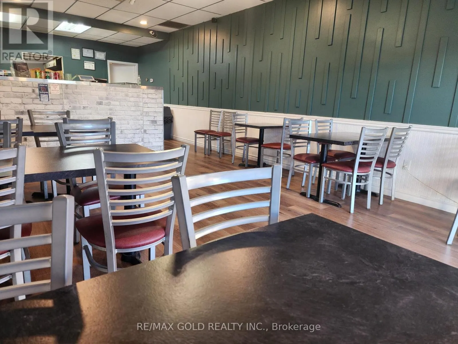 136 KING STREET E