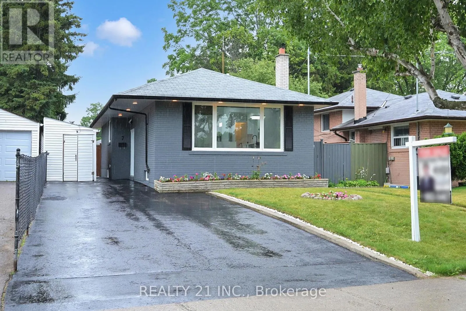 7 STONEY CREEK DRIVE