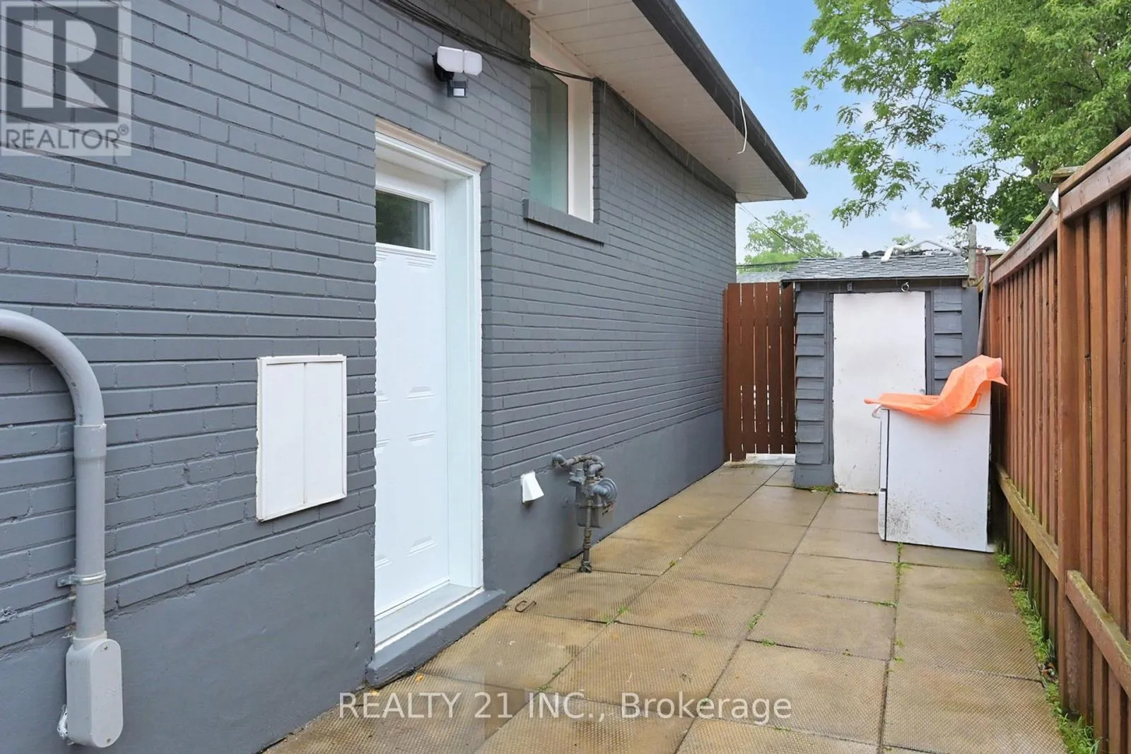 7 STONEY CREEK DRIVE
