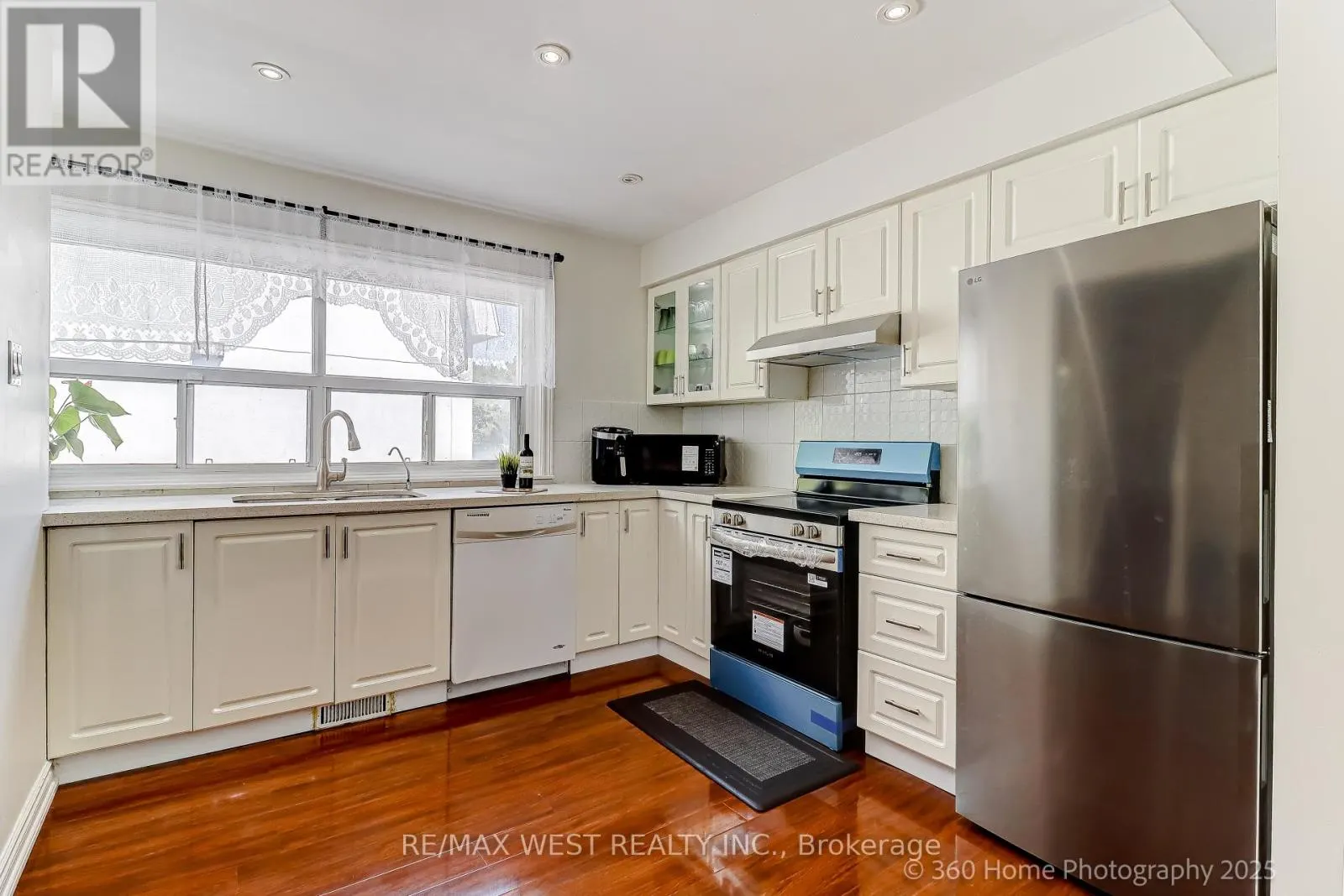 10 - 21 TRAILRIDGE CRESCENT