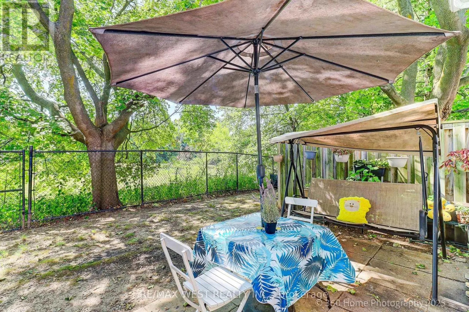 10 - 21 TRAILRIDGE CRESCENT