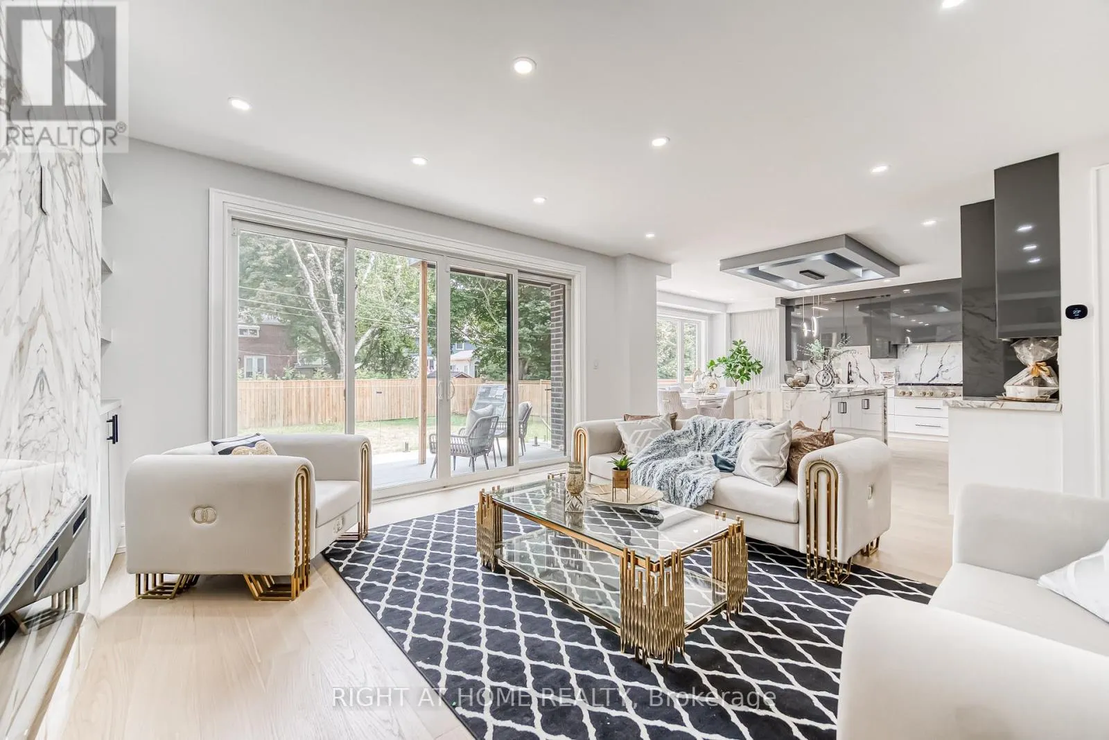 203 SCARBORO CRESCENT