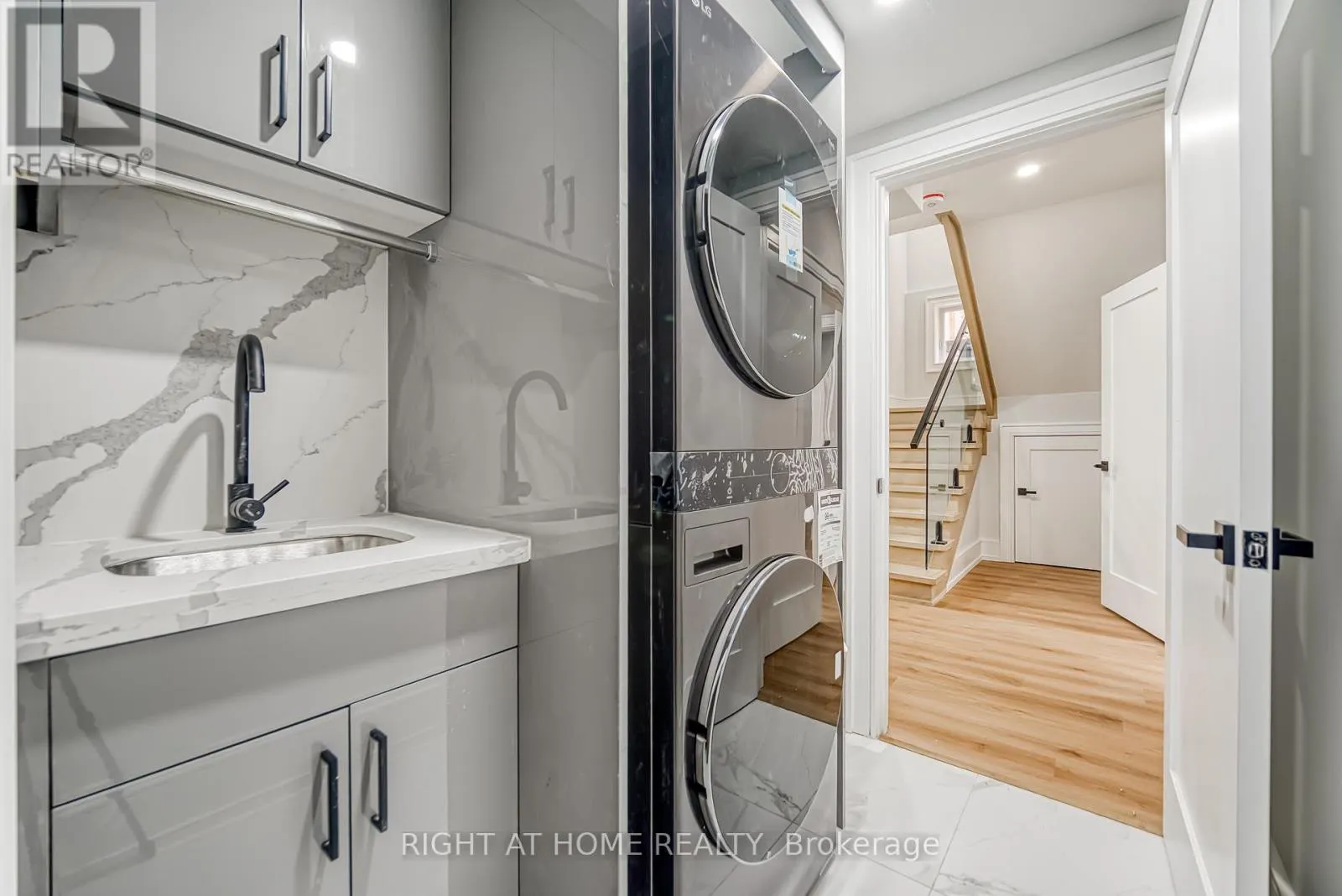 203 SCARBORO CRESCENT