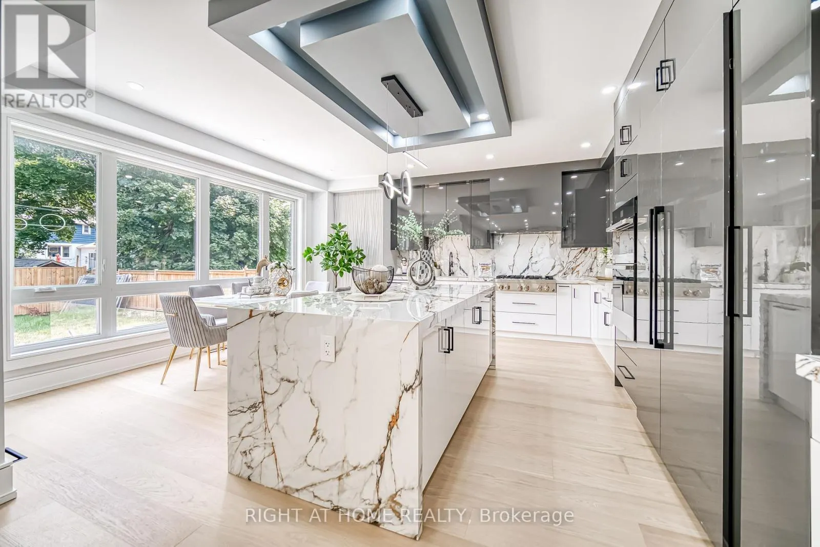 203 SCARBORO CRESCENT
