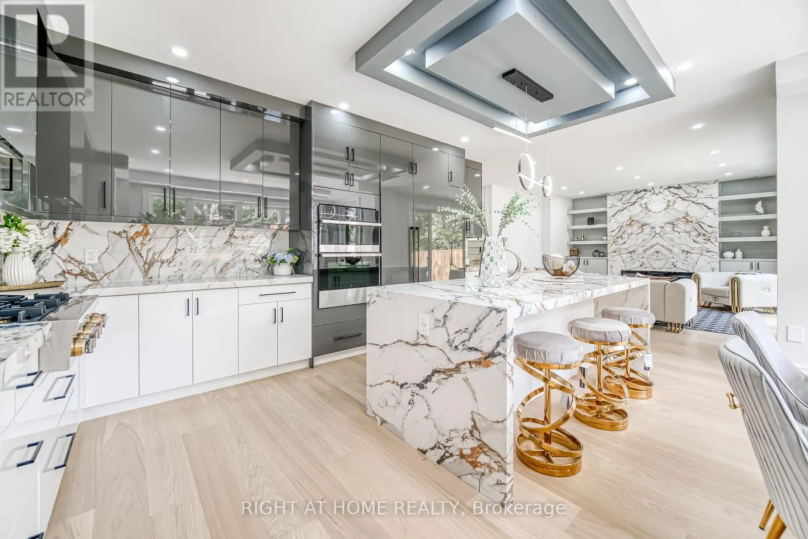 203 SCARBORO CRESCENT