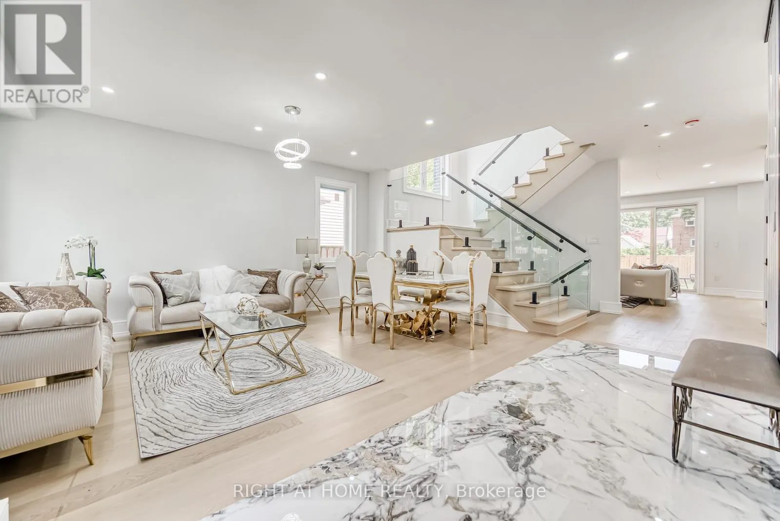 203 SCARBORO CRESCENT