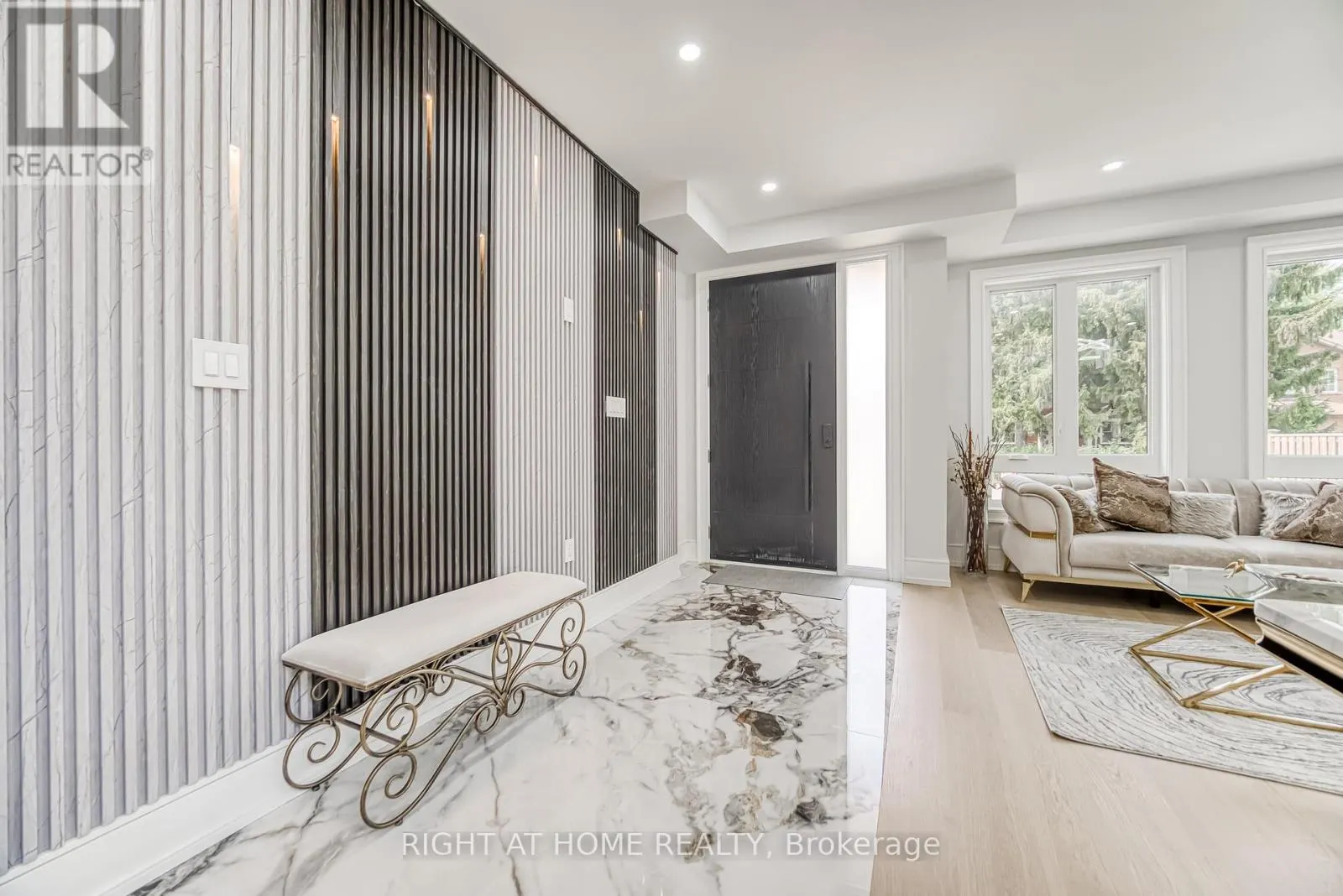 203 SCARBORO CRESCENT