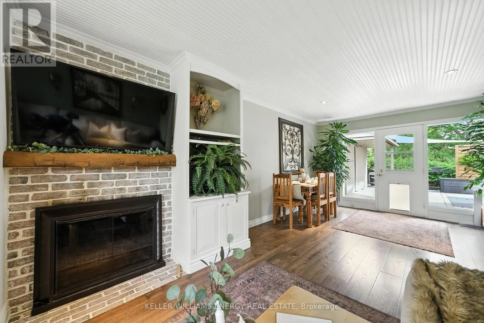 1033 NEWBURY AVENUE