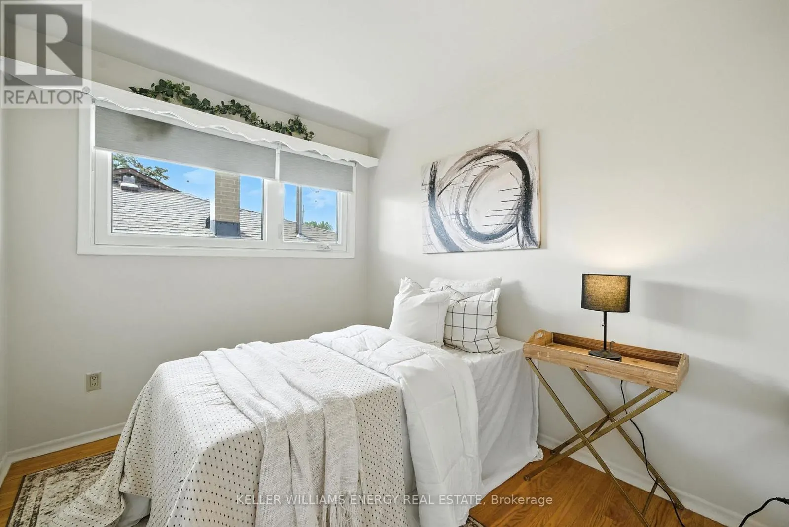 1033 NEWBURY AVENUE