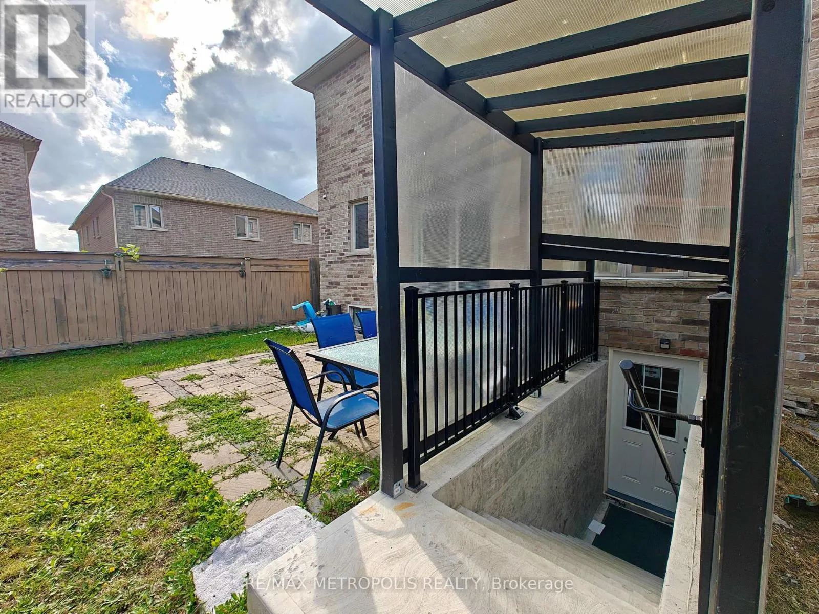 20 STOCKELL CRESCENT