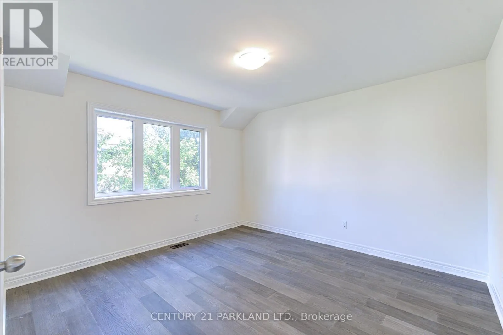 POTL #4 - 1741 FAIRPORT ROAD