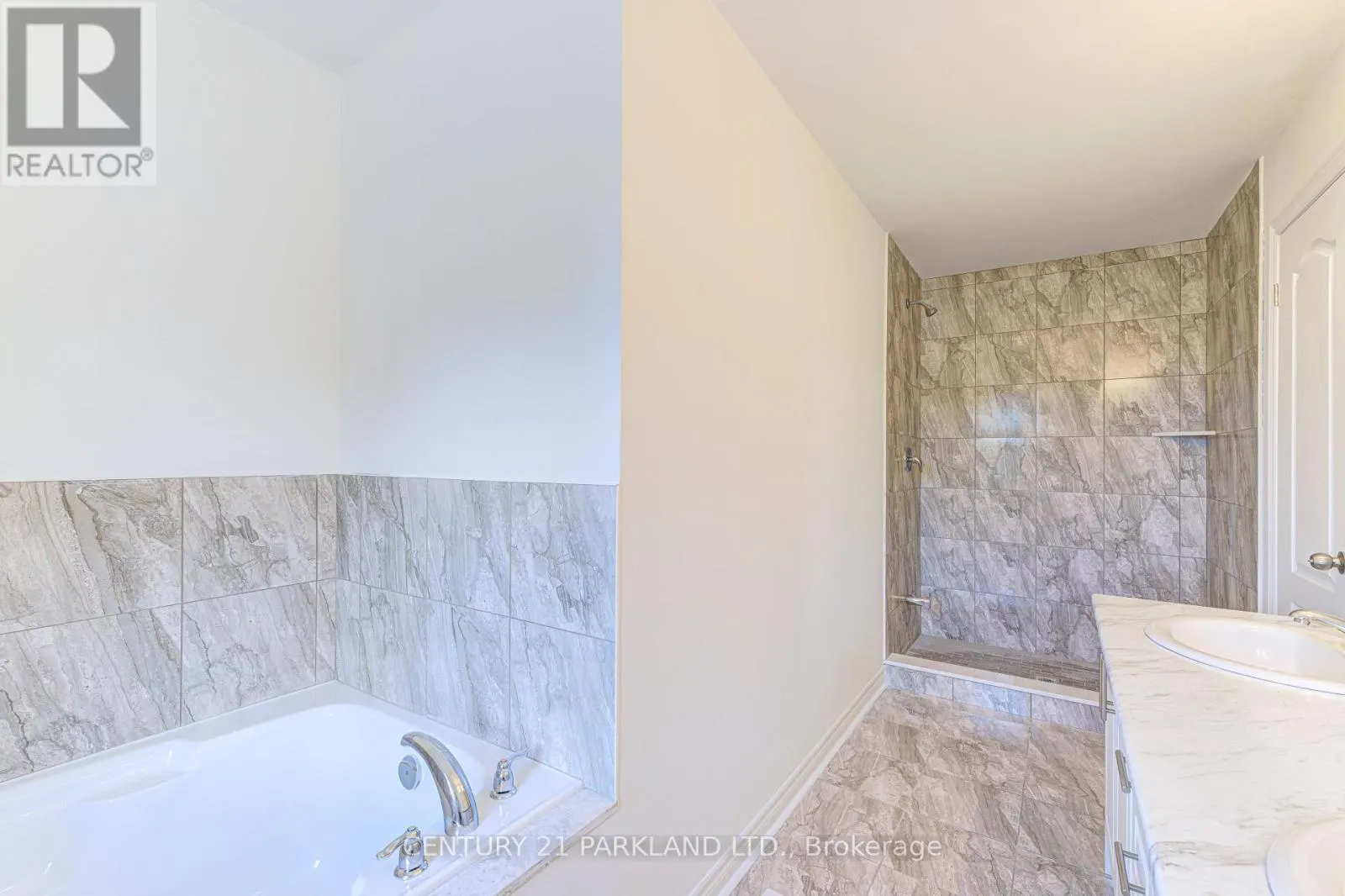 POTL #4 - 1741 FAIRPORT ROAD