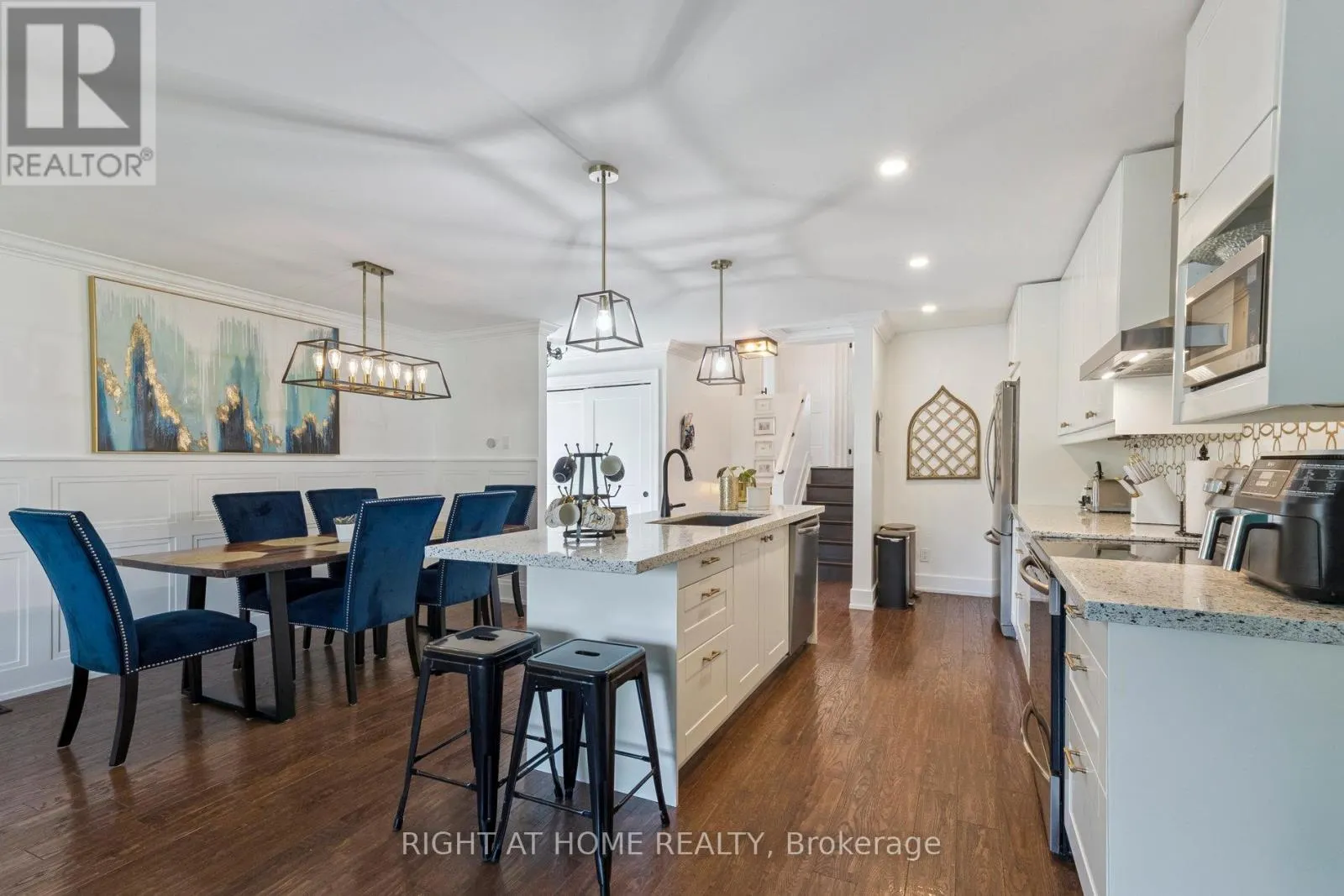 403 CHANDOS COURT