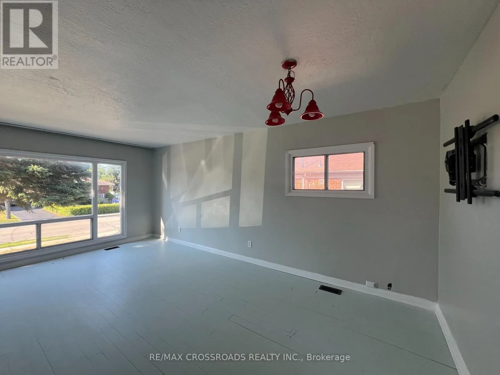 6 SEMINOLE AVENUE