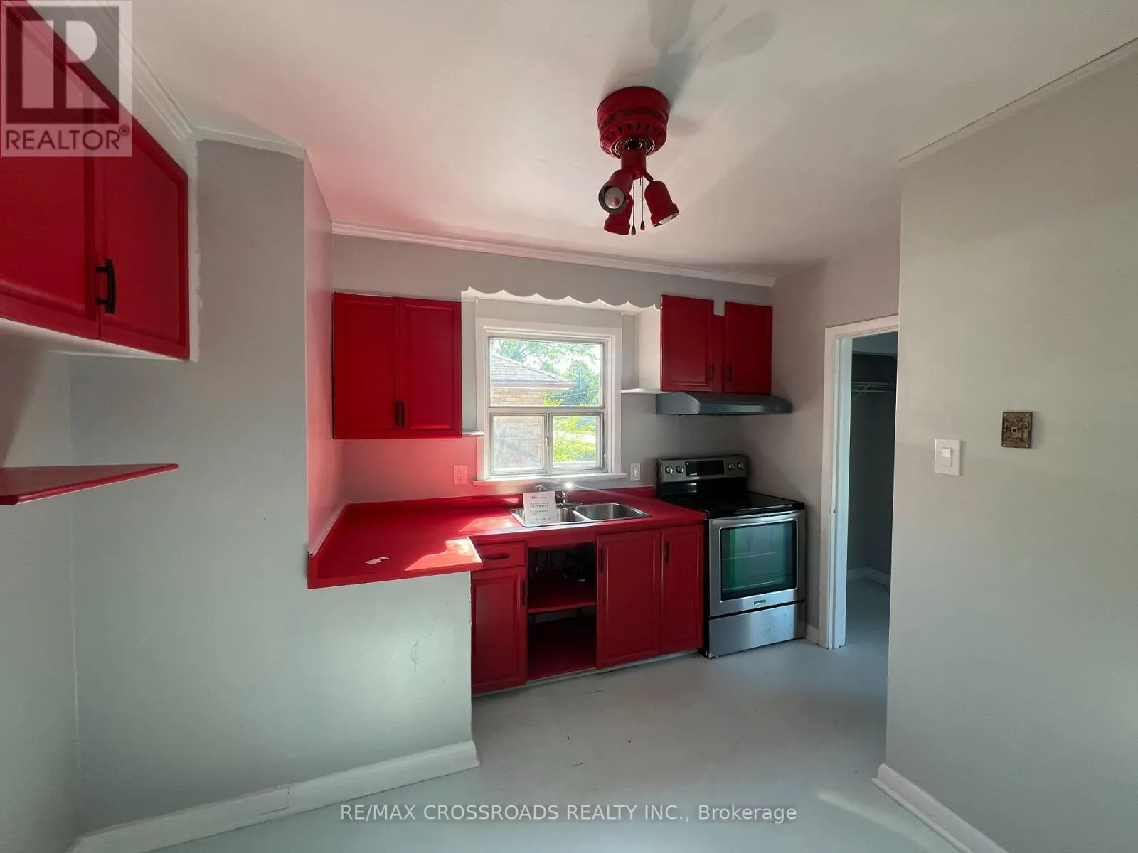 6 SEMINOLE AVENUE