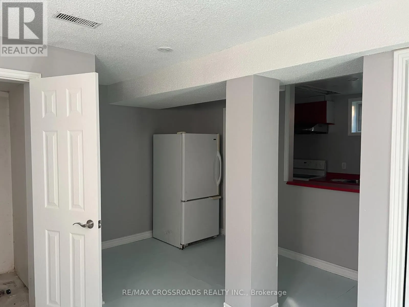 6 SEMINOLE AVENUE