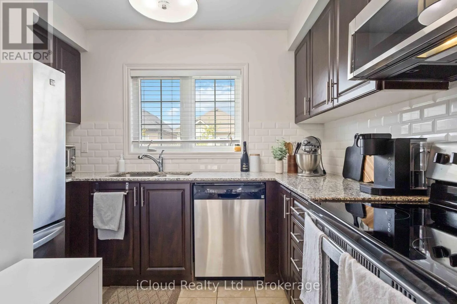12 COOPERAGE LANE