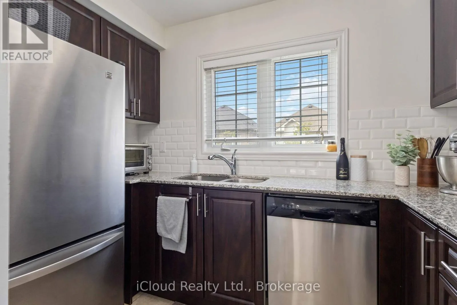 12 COOPERAGE LANE