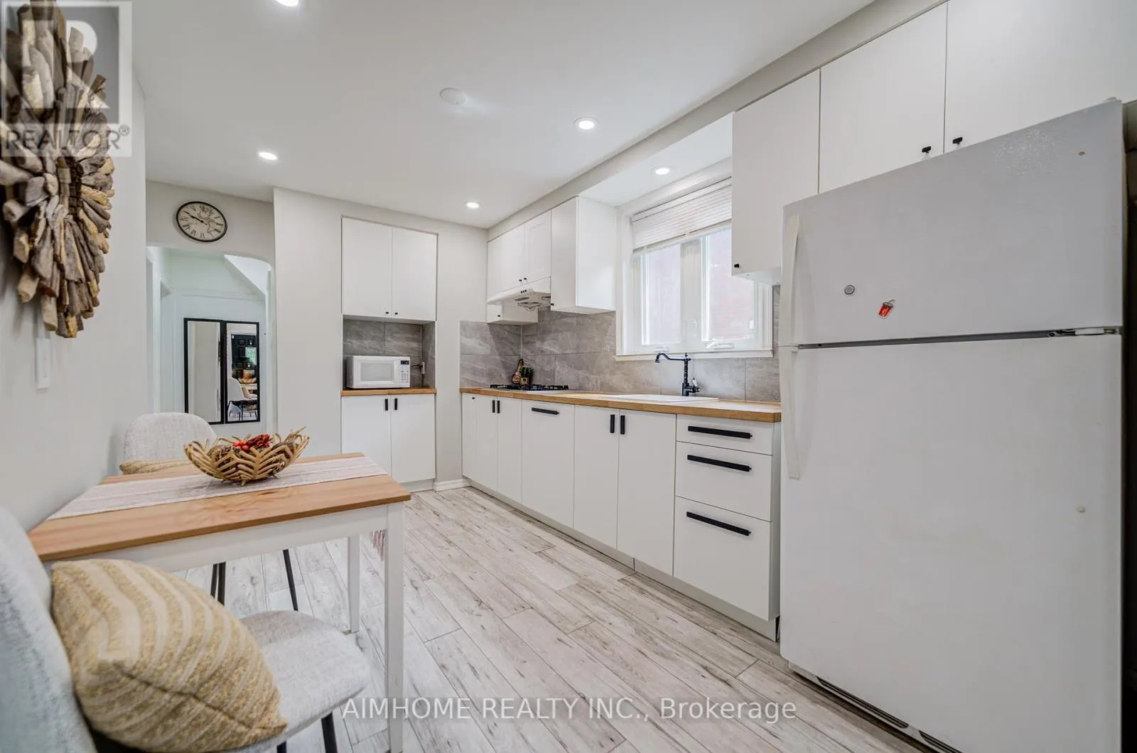 5 MACEY AVENUE