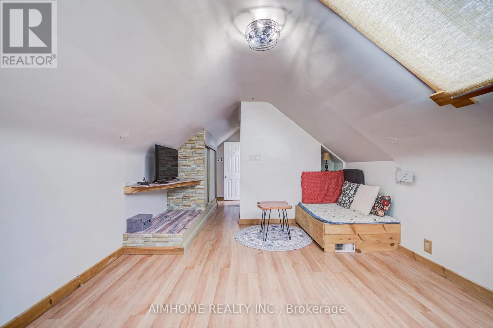 5 MACEY AVENUE