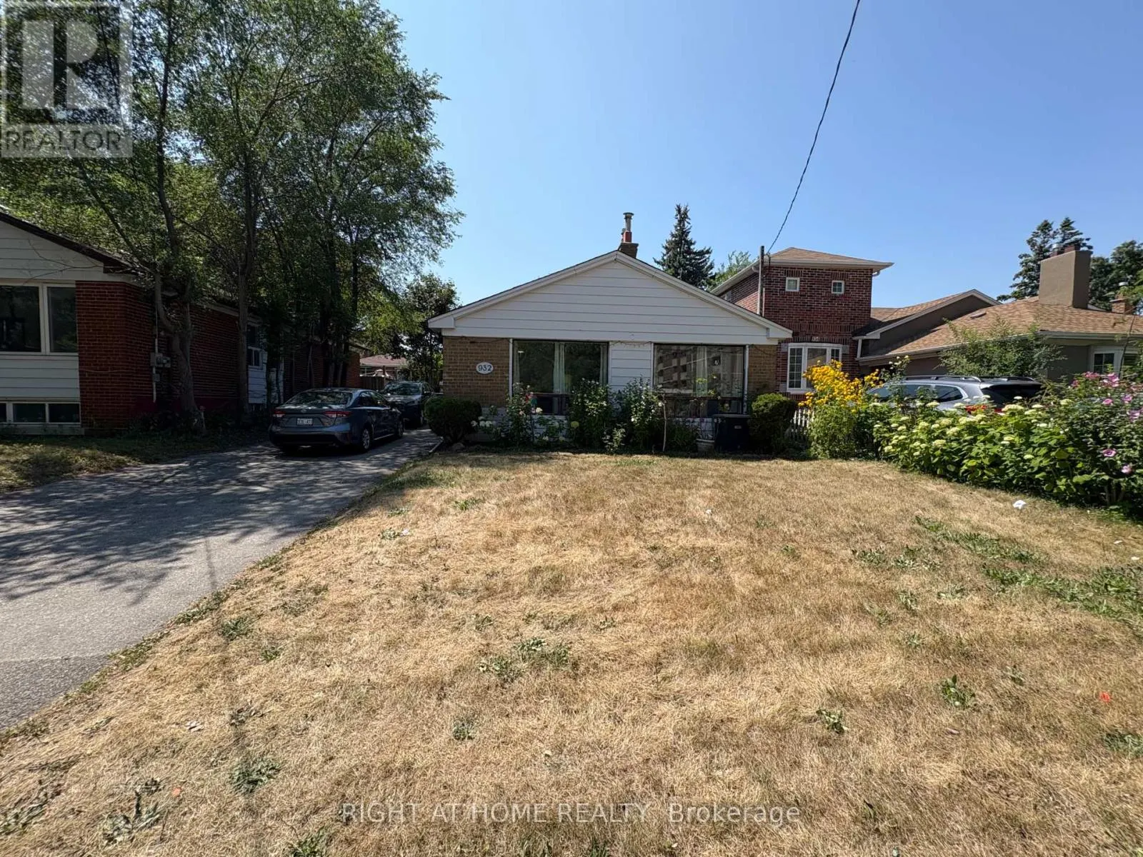 932 MIDLAND AVENUE