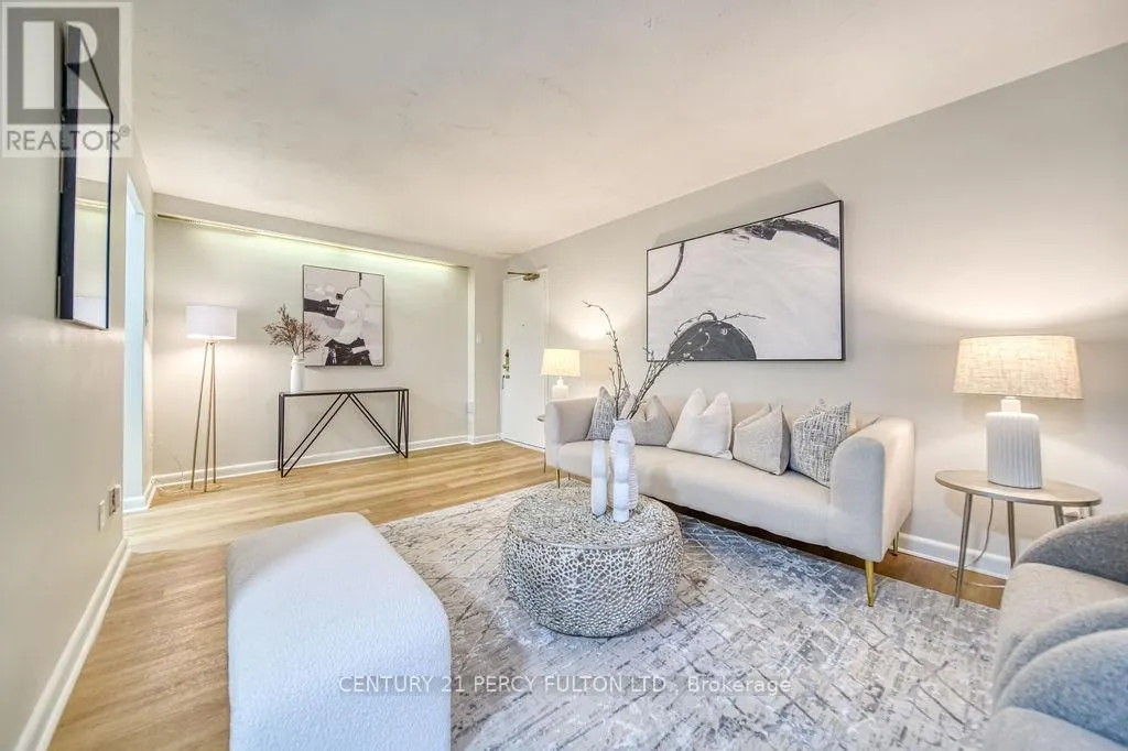 101 - 921 MIDLAND AVENUE