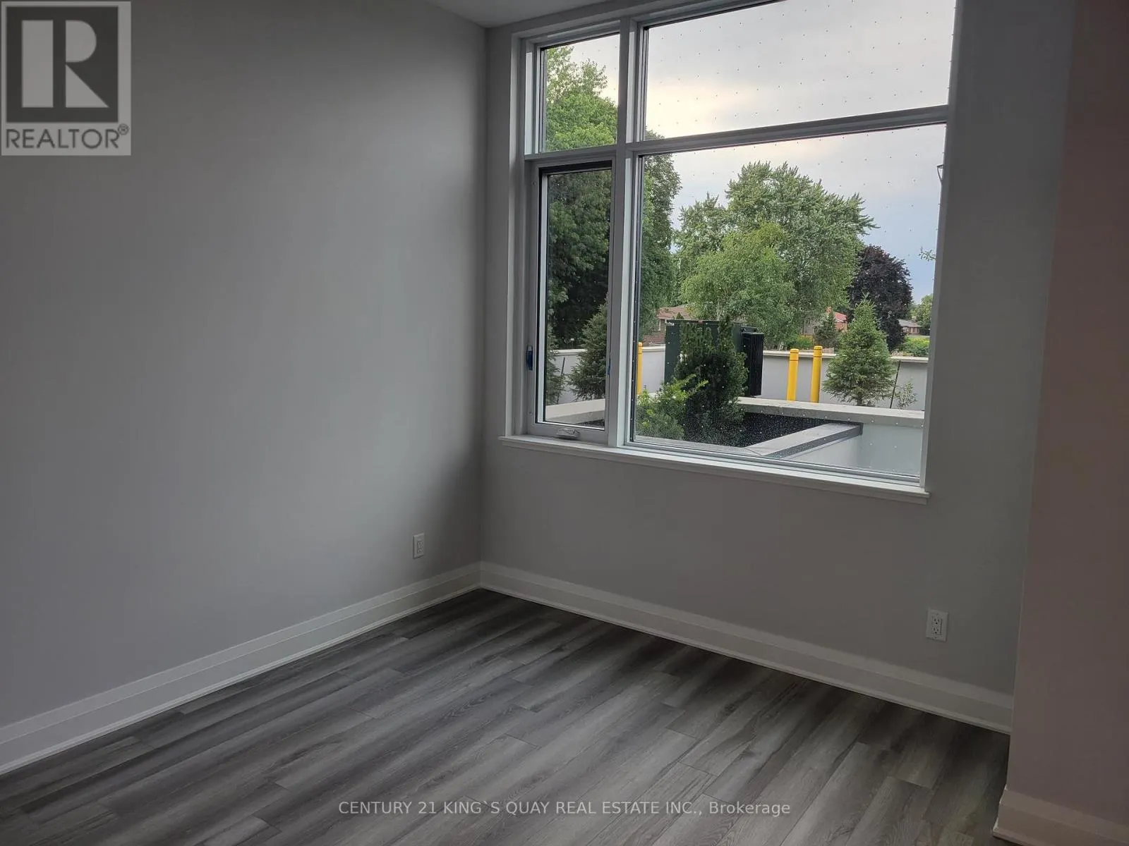 106 - 3220 SHEPPARD AVENUE E