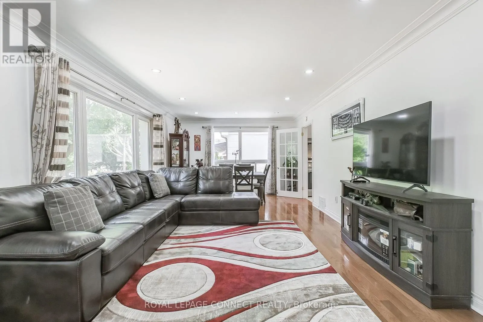 27 HORTON BOULEVARD