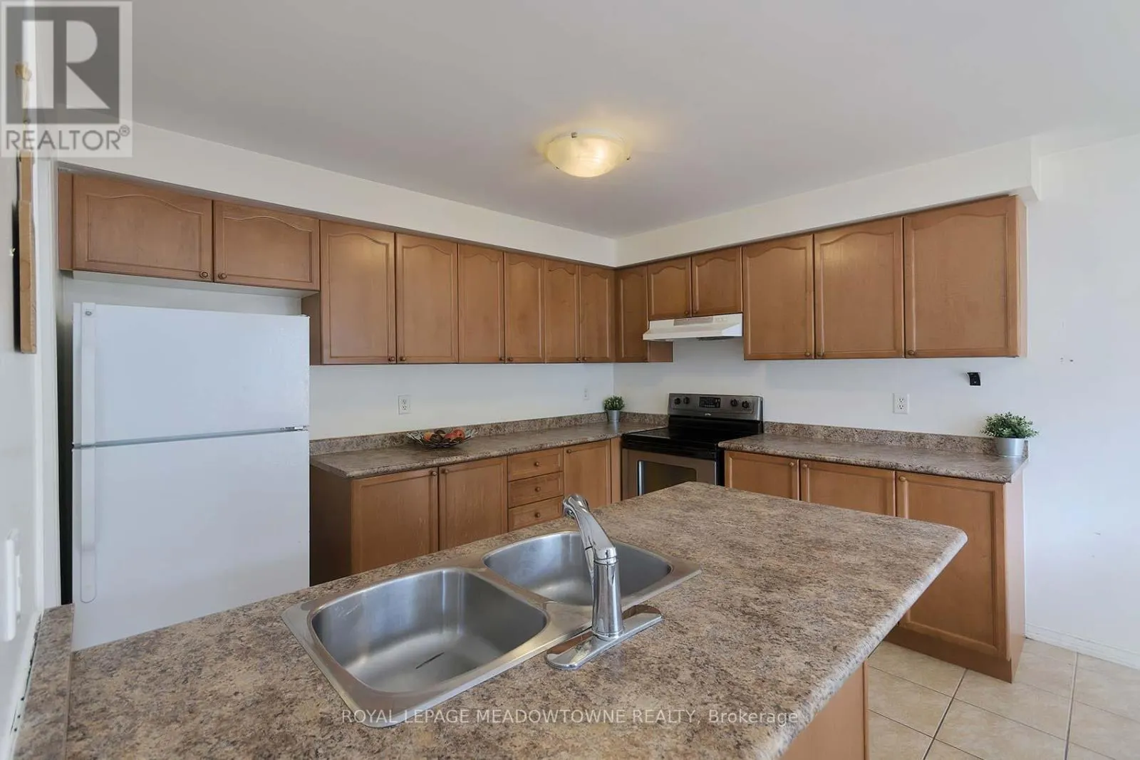 28 NORLAND CIRCLE