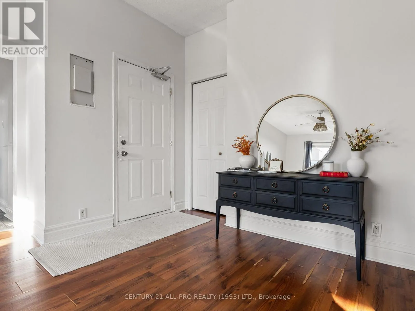 34 KING STREET W