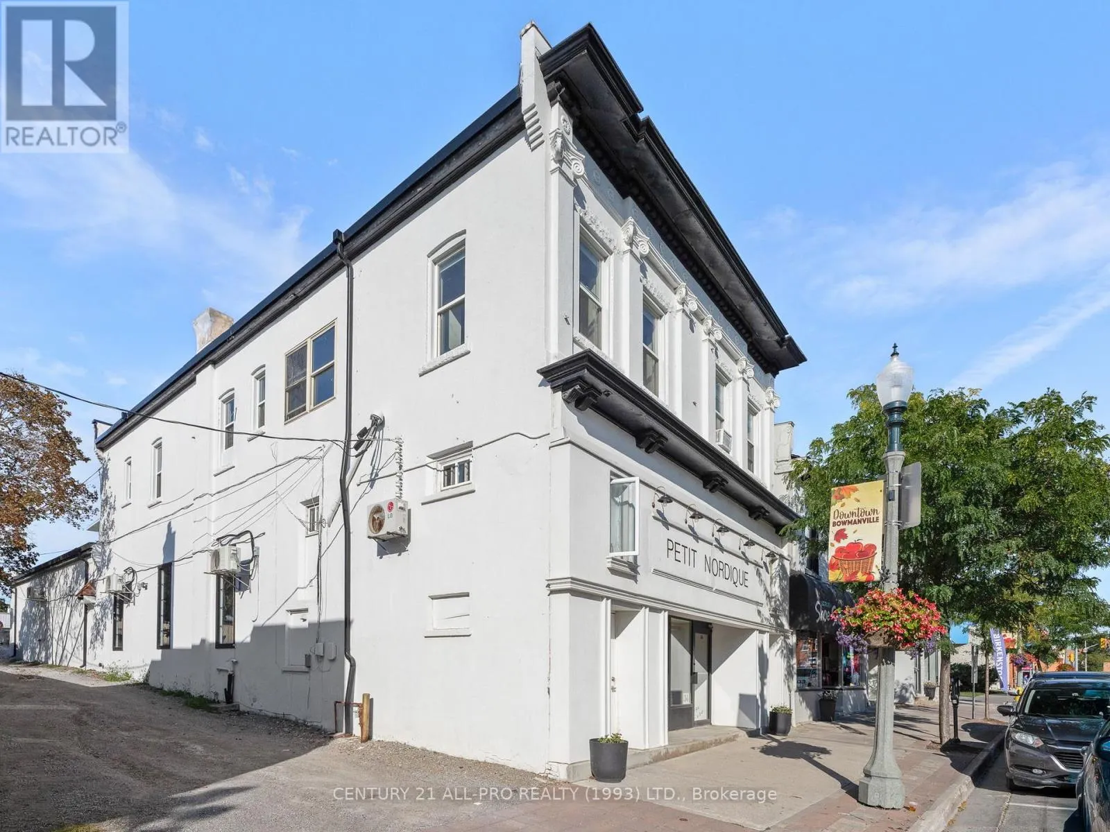 34 KING STREET W