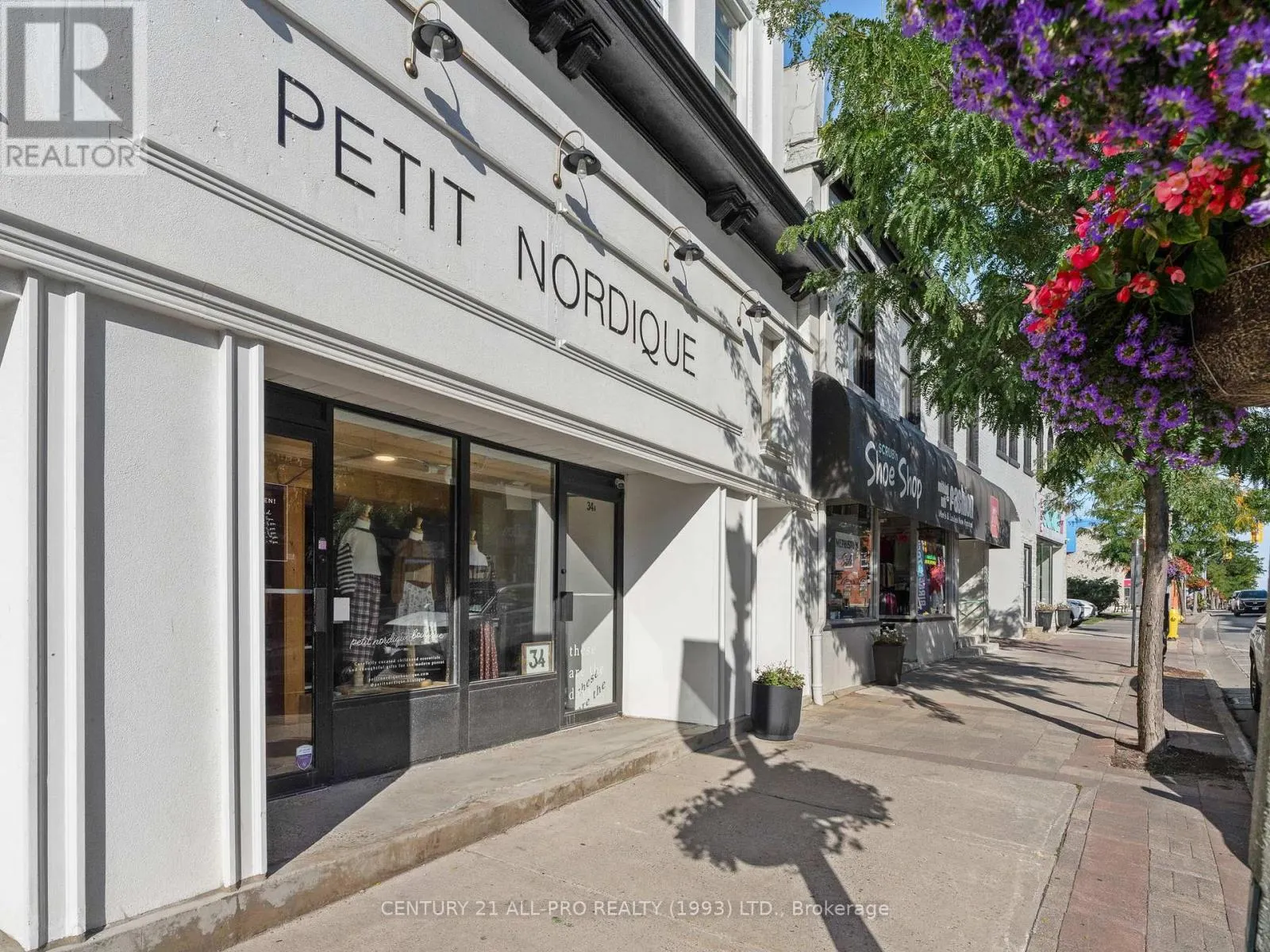 34 KING STREET W