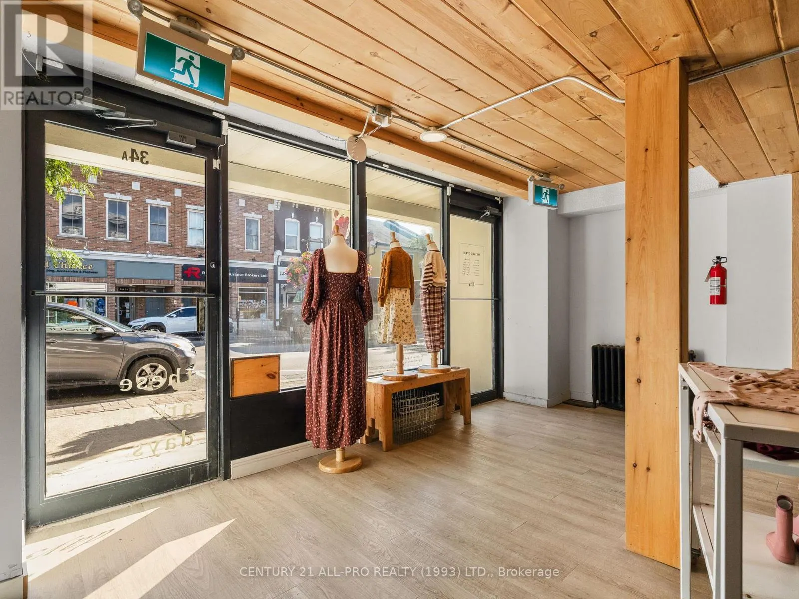 34 KING STREET W
