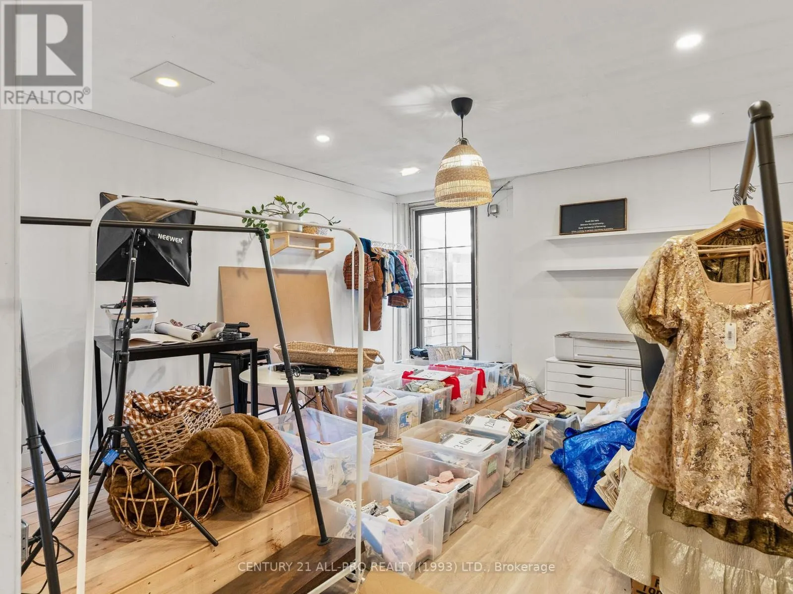 34 KING STREET W