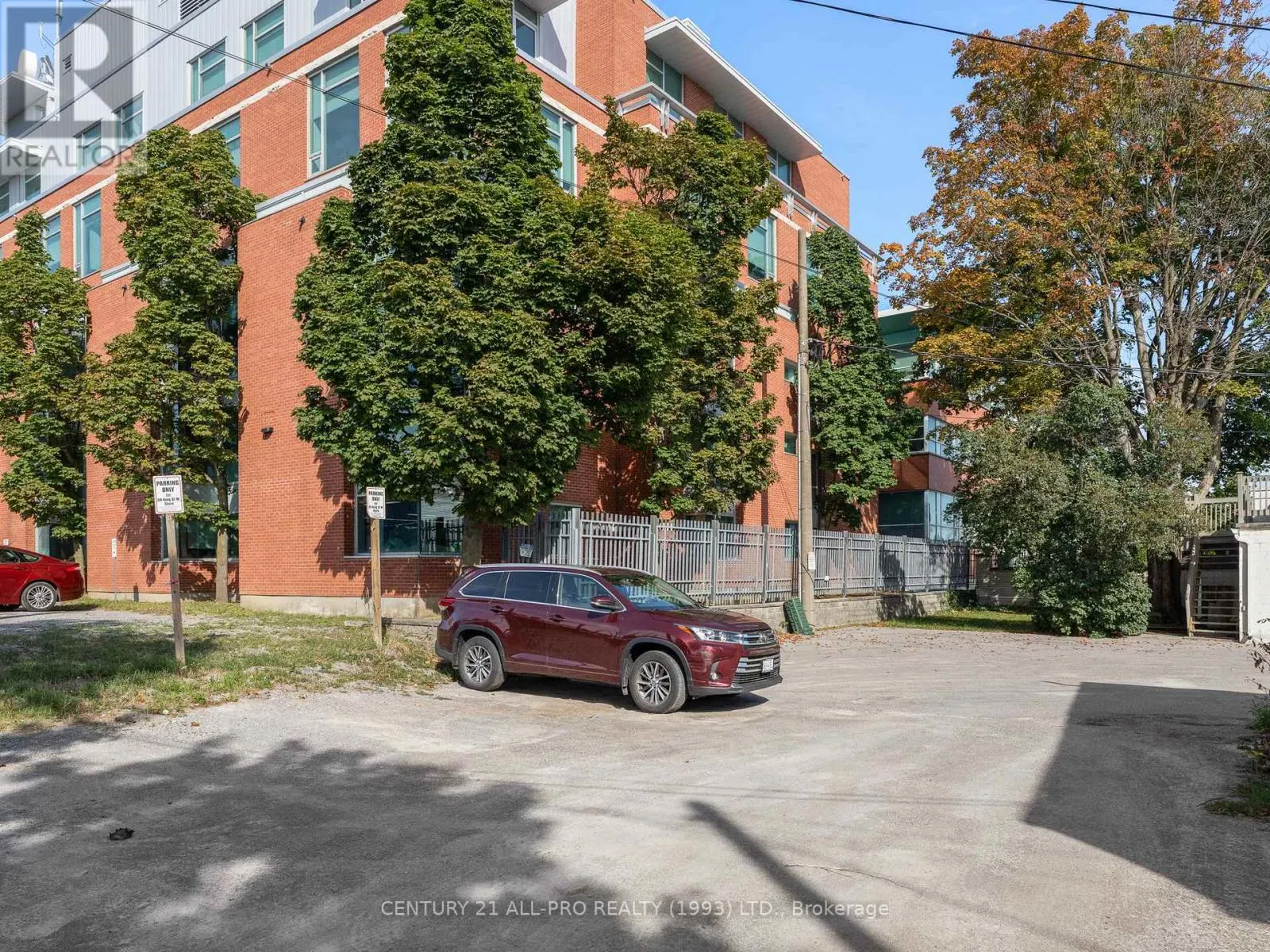 34 KING STREET W