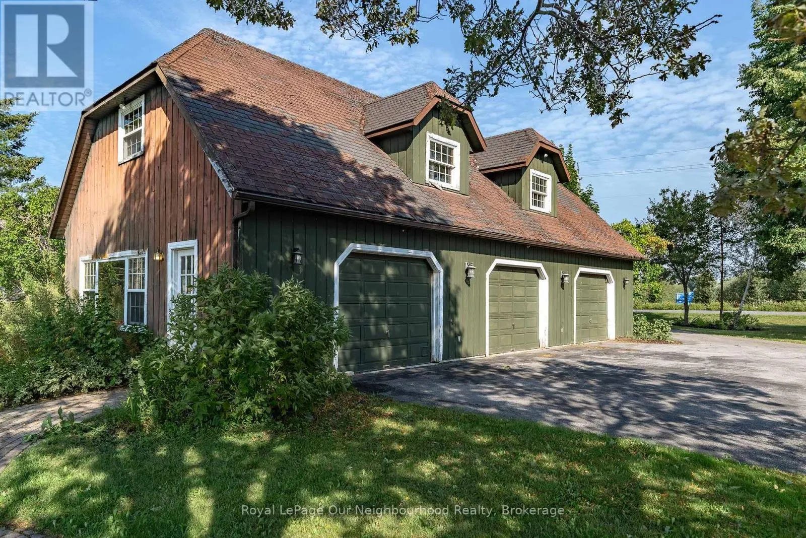 3741 LAKESHORE ROAD E