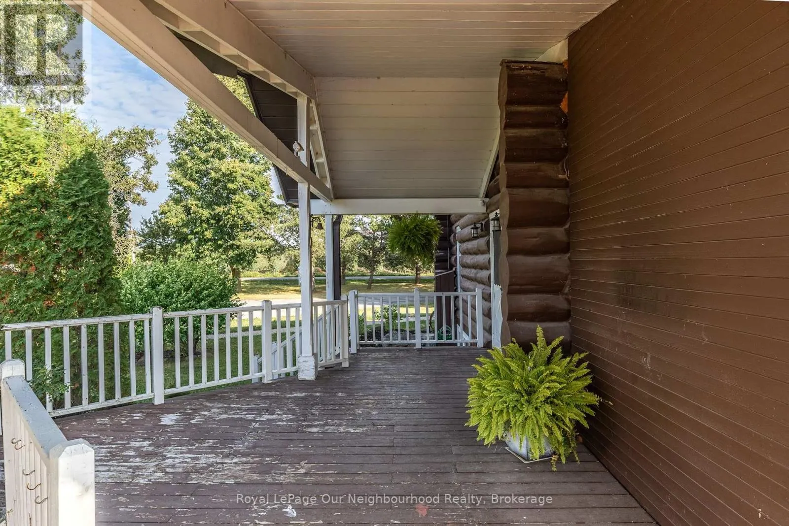 3741 LAKESHORE ROAD E