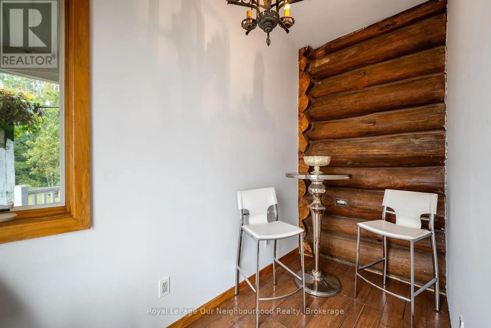 3741 LAKESHORE ROAD E