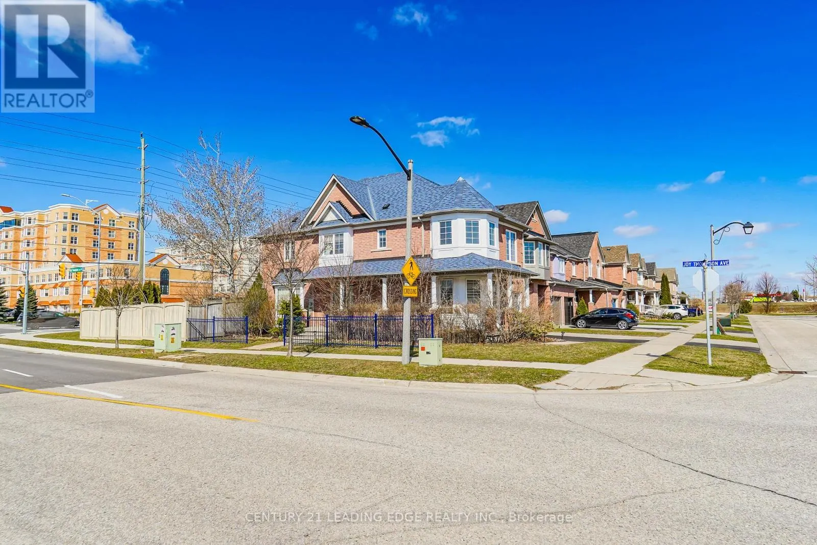 2 OGLEVIE DRIVE