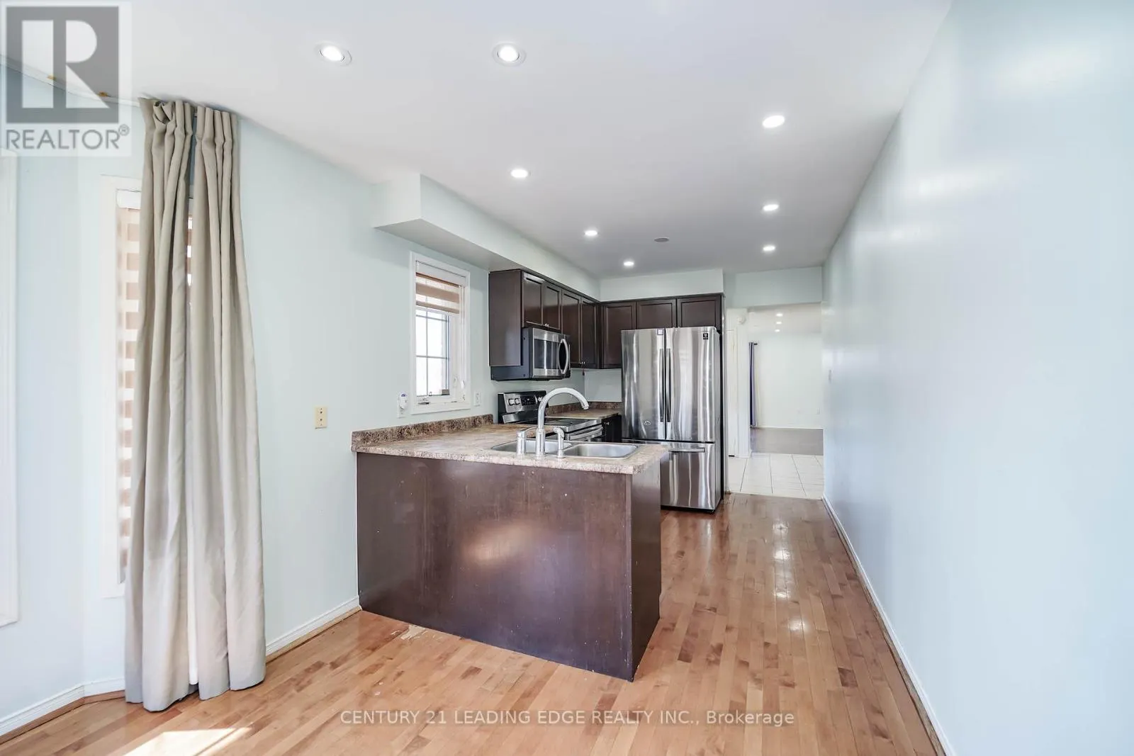 2 OGLEVIE DRIVE