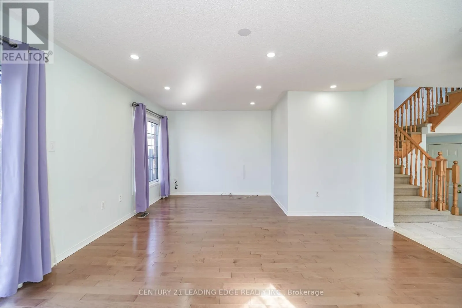 2 OGLEVIE DRIVE